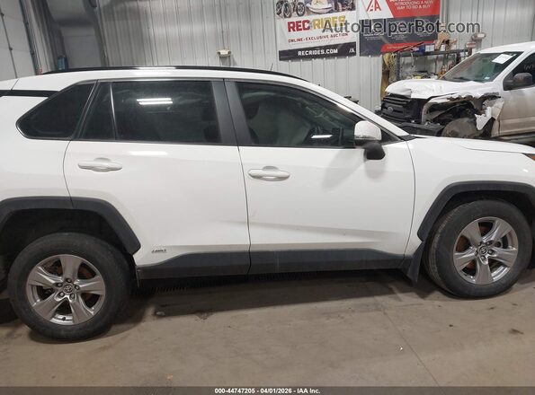 2T3MWRFV8SW267375 2025 TOYOTA LE White 