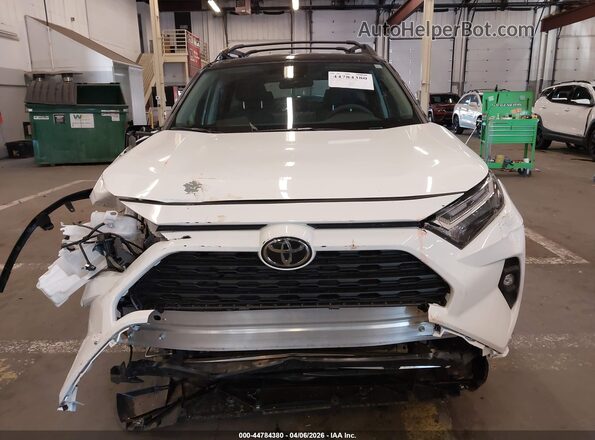 2T3UWRFV1SW282669 2025 TOYOTA RAV4 HYBRID White Widok wnętrza z tyłu