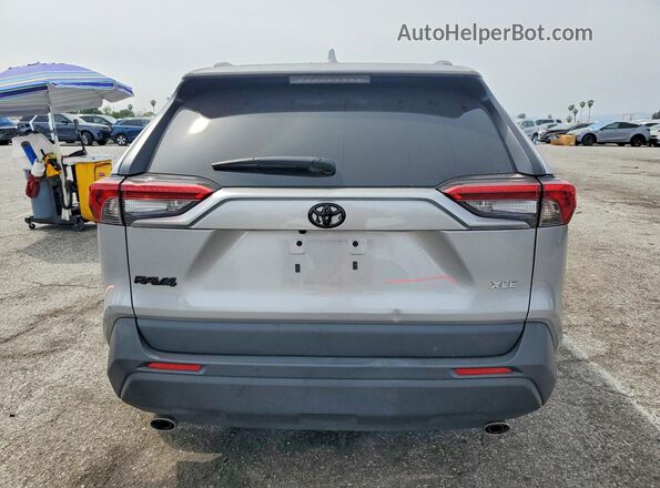 2T3W1RFV2NW205689 2022 TOYOTA LE Silver Widok z tyłu