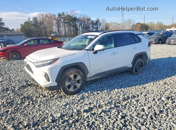 2T3W1RFV3PC231576 2023 TOYOTA LE White Przód lewy