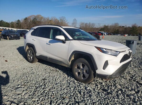 2T3W1RFV3PC231576 2023 TOYOTA LE White Przód prawy