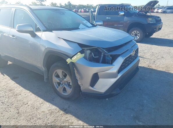 2T3W1RFV8RC259604 2024 TOYOTA LE Silver Widok z przodu