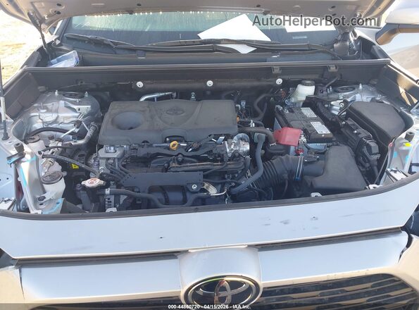2T3W1RFV8RC259604 2024 TOYOTA LE Silver Widok z tyłu