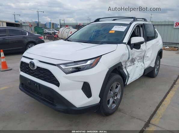 2T3W1RFVXSC365610 2025 TOYOTA LE White Передня ліва чверть