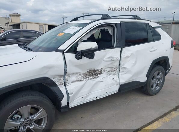 2T3W1RFVXSC365610 2025 TOYOTA LE White Вид спереду