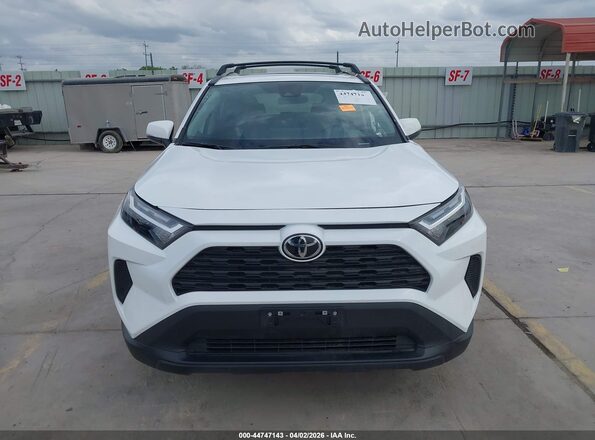 2T3W1RFVXSC365610 2025 TOYOTA LE White Вид задньої частини салону