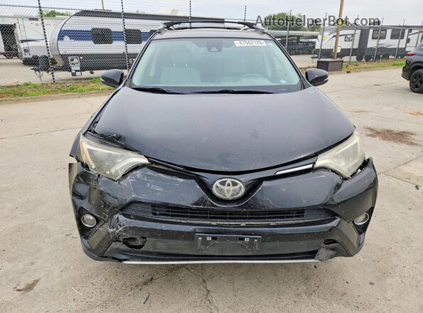 2T3WFREV2JW430935 2018 TOYOTA LE Black Widok z przodu