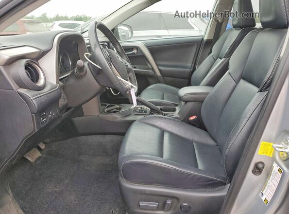 2T3YFREV8HW367116 2017 TOYOTA RAV4 Silver Widok wnętrza z przodu