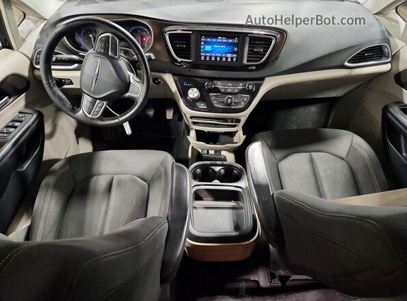 2C4RC1FGXKR507702 2019 CHRYSLER PACIFICA Белый Вид щитка приборов