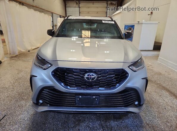 5TDKDRBH4SS577635 2025 TOYOTA HIGHLANDER Серебряный Вид спереди