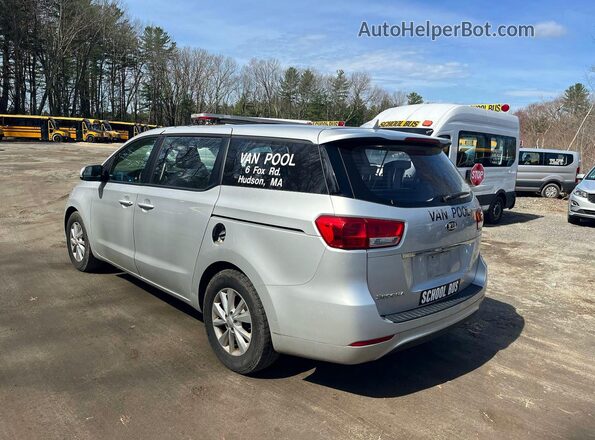 KNDMA5C1XJ6403384 2018 KIA SEDONA Серебряный Задняя правая четверть