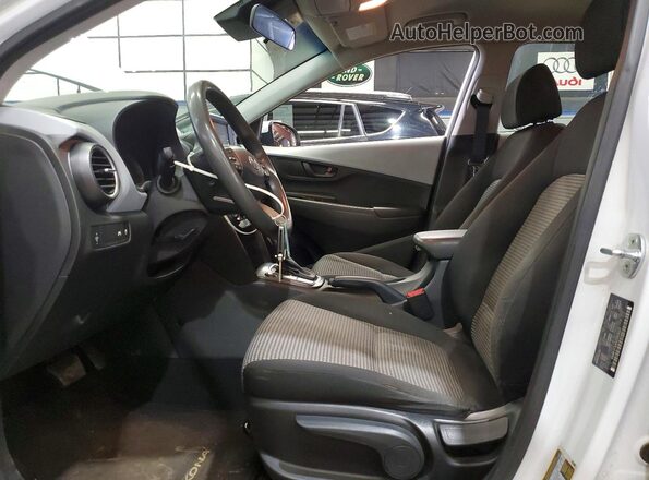 KM8K1CAA5LU503157 2020 HYUNDAI KONA White Вид салону спереду