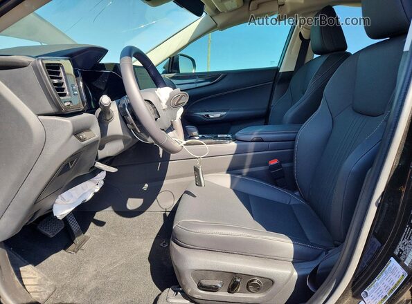 2T2AGCEZ6TC107083 2026 LEXUS NX Black Widok deski rozdzielczej