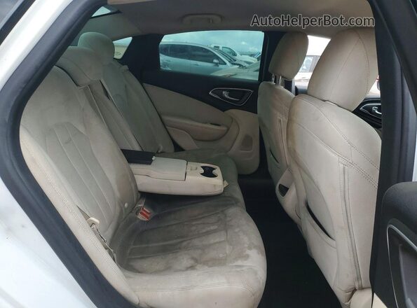 1C3CCCAB9GN154892 2016 CHRYSLER 200 White Вид задньої частини салону