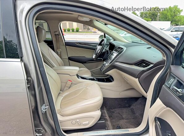 5LMCJ3D90HUL69989 2017 LINCOLN MKC Brown Вид ззаду
