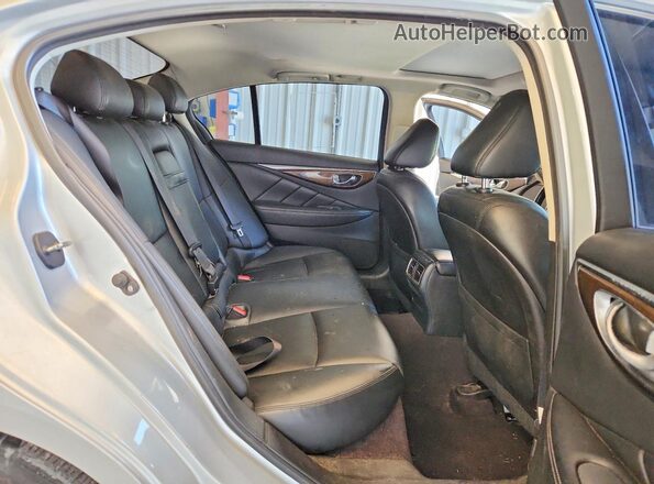 JN1EV7AR1JM612220 2018 INFINITI Q50 Серебряный Вид задней части салона