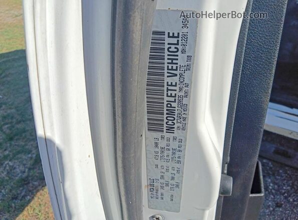 3C7WR3AJ7JG220535 2018 RAM 3500 Белый Вид задней части салона