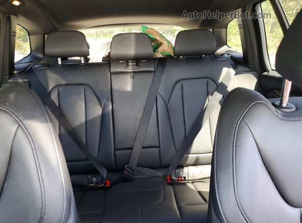 5UXTY3C02LLU72544 2020 BMW X3 White Вид задньої частини салону