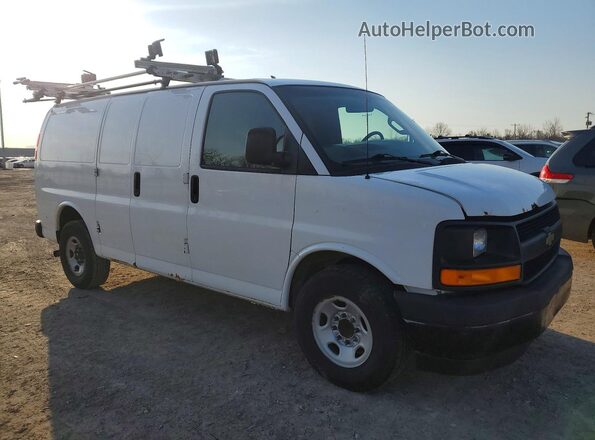 1GCWGAFF9H1162061 2017 CHEVROLET EXPRESS White Widok z przodu