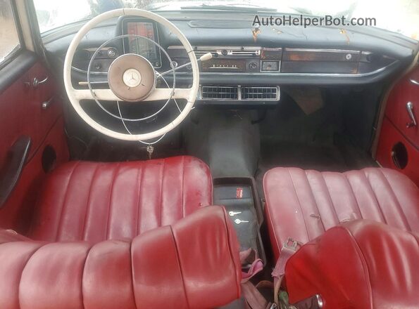 190DC041139D 1963 MERCEDES-BENZ 190 White Widok zestawu wskaźników