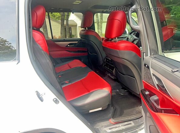 JTJMB7CX5R4065541 2024 LEXUS LX White Вид салону спереду