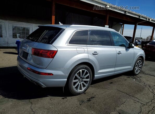 WA1LAAF75JD052555 2018 AUDI Q7 Silver Front right