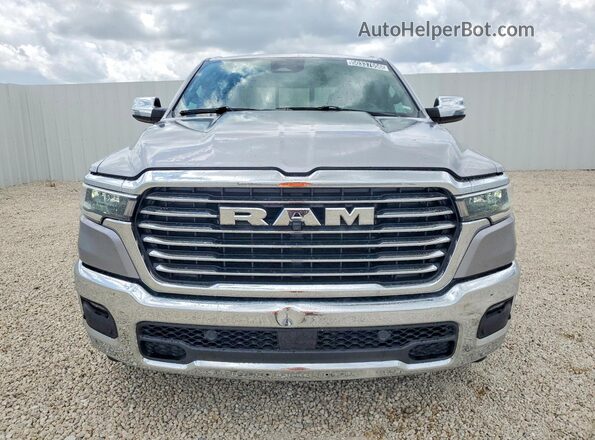 1C6SRFJPXTN255511 2026 RAM 1500 Серебряный Вид спереди