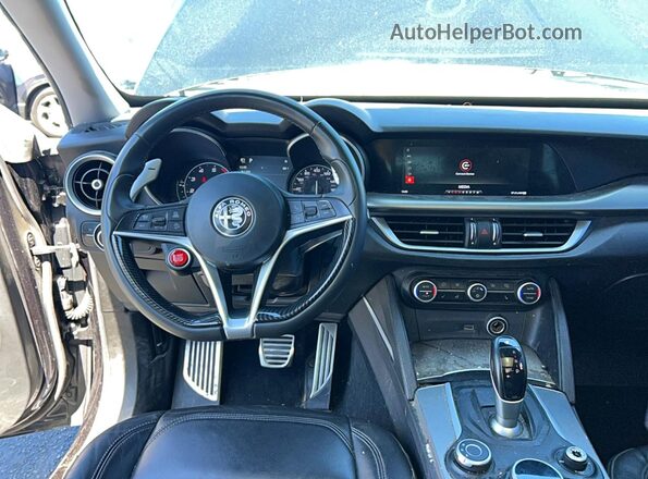 ZASFAKPN8J7B82924 2018 ALFA ROMEO STELVIO Черный Вид задних сидений