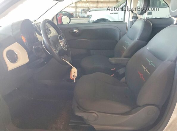 3C3CFFAR6GT222216 2016 FIAT 500 Белый Вид салона спереди