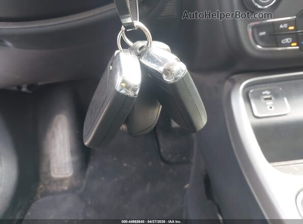 3C4NJCAB8JT471192 2018 JEEP COMPASS Silver Widok deski rozdzielczej
