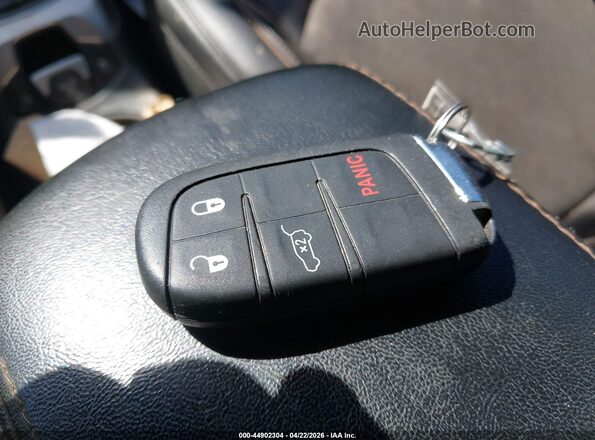 3C4NJCBB8HT652883 2017 JEEP NEW COMPASS Белый Вид панели приборов