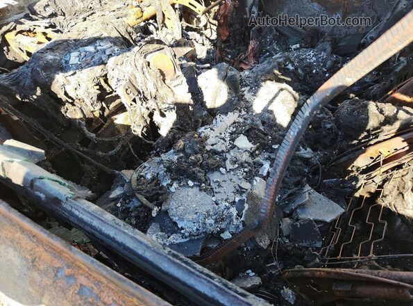 3C4NJDBB0KT742168 2019 JEEP COMPASS Пожар Вид панели приборов