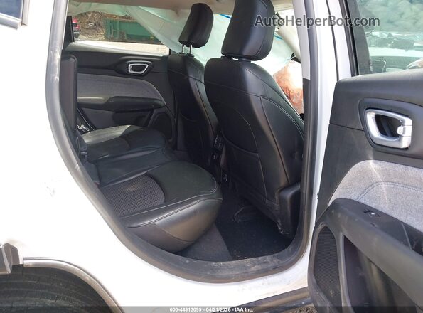 3C4NJDBB0NT131593 2022 JEEP COMPASS White Vista de la etiqueta del VIN