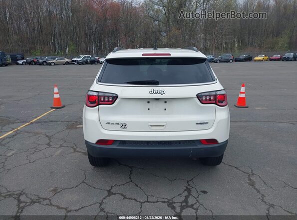 3C4NJDBB1JT104896 2018 JEEP COMPASS White 