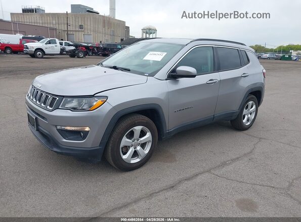 3C4NJDBB1JT142855 2018 JEEP COMPASS Серебряный Передняя левая четверть