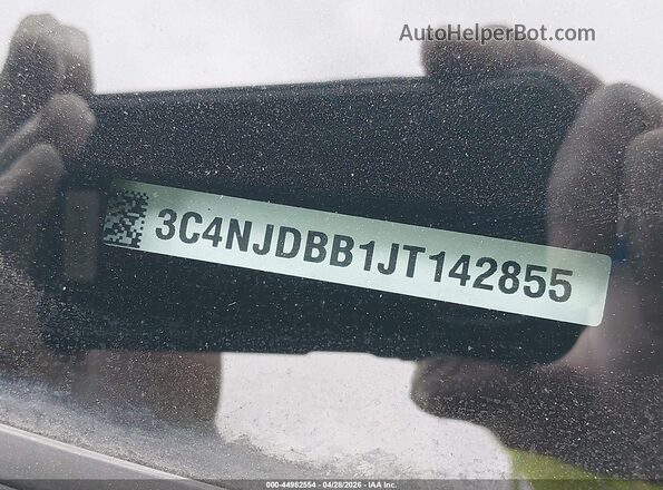 3C4NJDBB1JT142855 2018 JEEP COMPASS Серебряный Вид подкапотного пространства