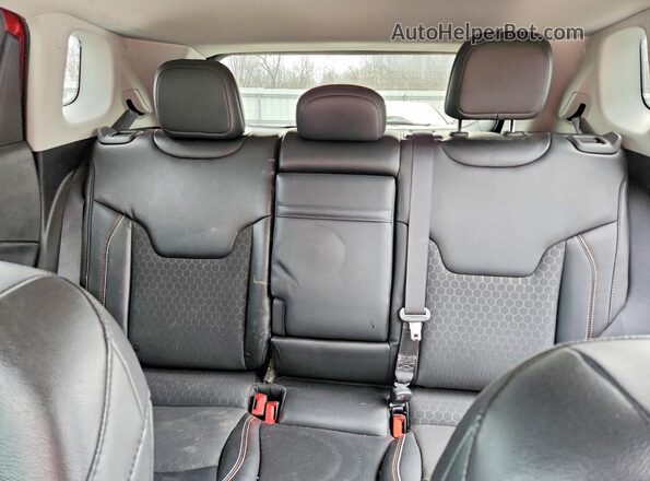 3C4NJDBB1KT742390 2019 JEEP COMPASS Red უკანა სავარძლების ხედი