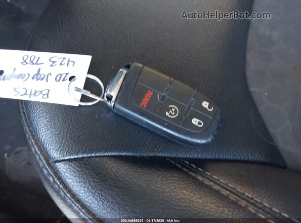 3C4NJDBB1LT138520 2020 JEEP COMPASS Серый Вид панели приборов