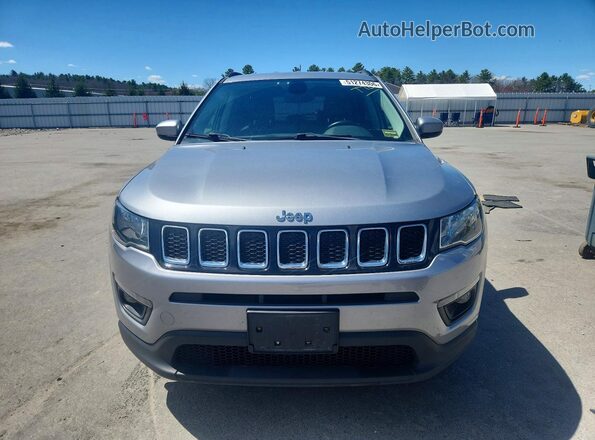 3C4NJDBB2JT168509 2018 JEEP COMPASS Silver Vista frontal
