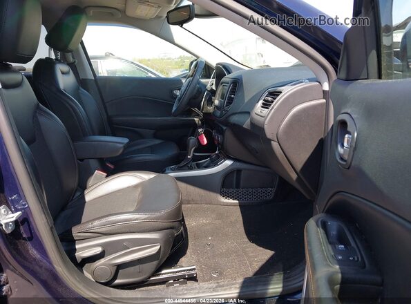 3C4NJDBB2JT483438 2018 JEEP COMPASS Синий Вид салона спереди