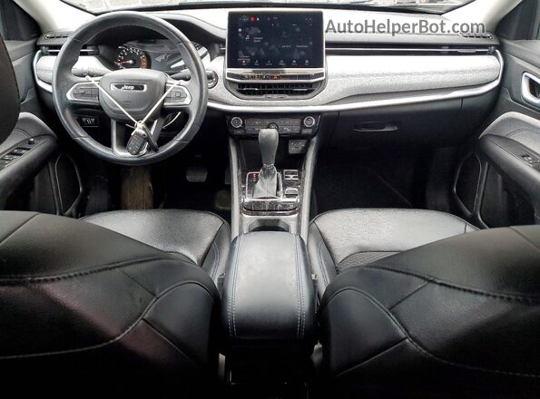 3C4NJDBB2NT204673 2022 JEEP COMPASS Silver Dashboard view