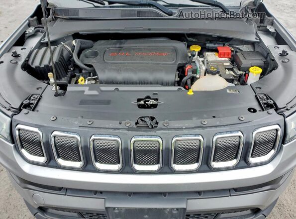 3C4NJDBB2NT204673 2022 JEEP COMPASS Silver Engine compartment view