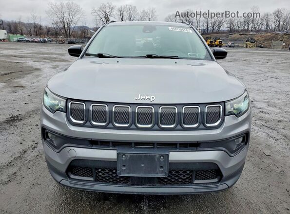 3C4NJDBB2NT204673 2022 JEEP COMPASS Silver Front view