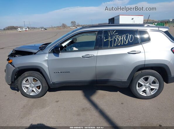 3C4NJDBB3NT102217 2022 JEEP COMPASS Silver Widok wnętrza 360 stopni