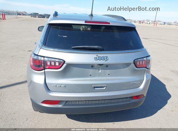 3C4NJDBB3NT102217 2022 JEEP COMPASS Silver 