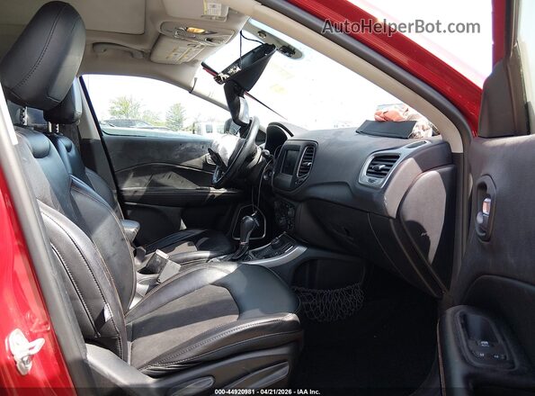 3C4NJDBB4HT693372 2017 JEEP NEW COMPASS Red Front interior view