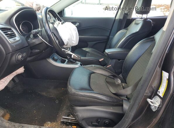 3C4NJDBB4JT423211 2018 JEEP COMPASS Gray Widok wnętrza z przodu