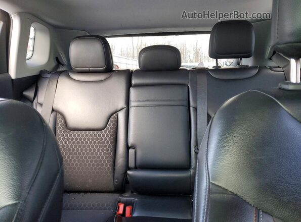 3C4NJDBB4JT423211 2018 JEEP COMPASS Gray Widok tylnych siedzeń