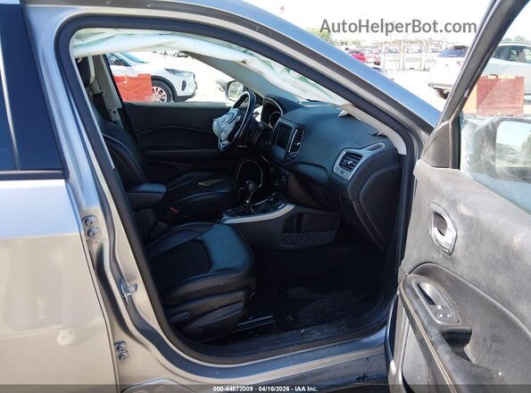 3C4NJDBB4MT503242 2021 JEEP COMPASS Серый Вид салона спереди