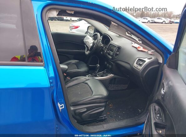 3C4NJDBB5JT455715 2018 JEEP COMPASS Blue Vista interior delantera
